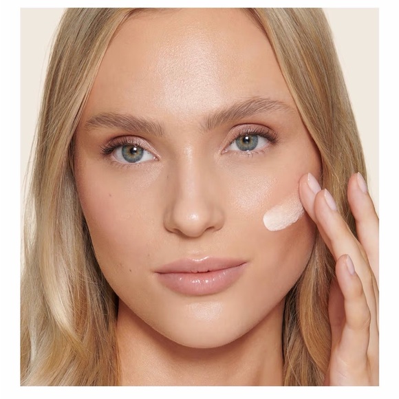 Charlotte Tilbury Unisex Healthy Glow Skin Tint- Hydrating Tinted 1.3 fl oz NWT - Picture 3 of 9
